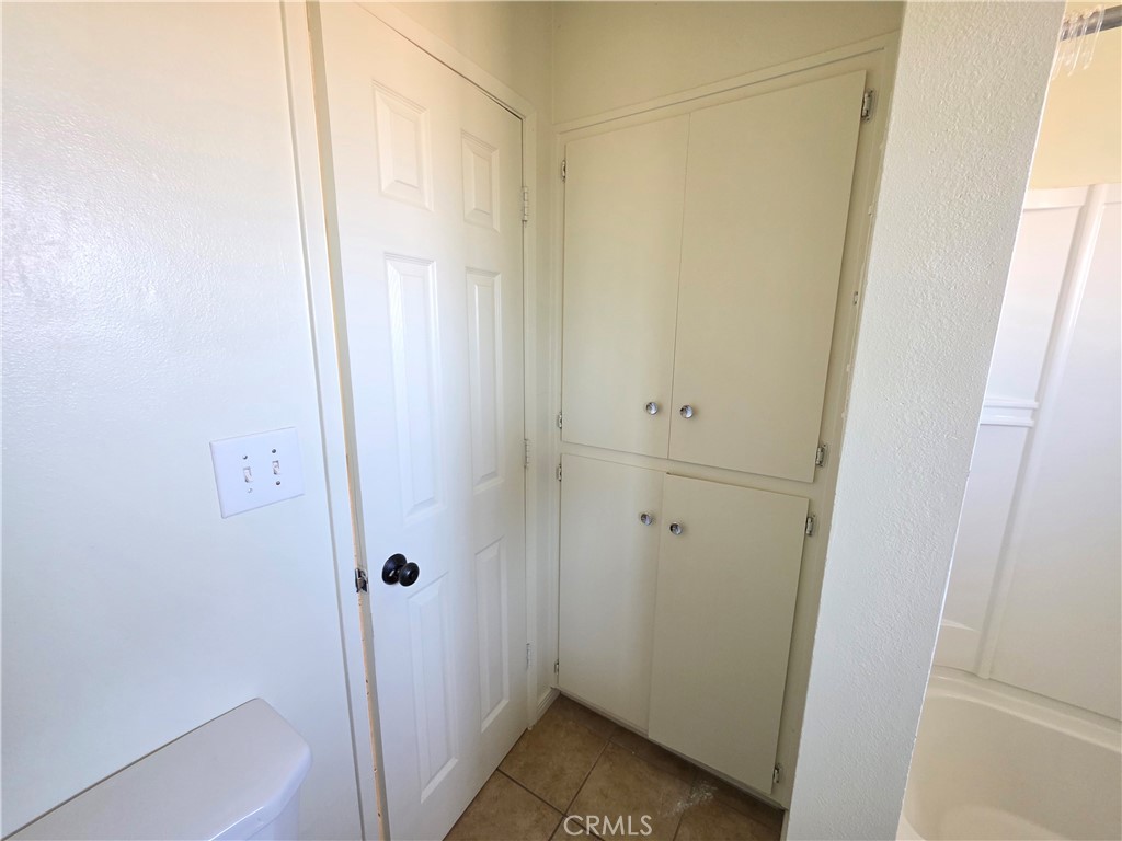 73636 Cactus Drive, Unit A Twentynine Palms, CA 92277 - Photo 8 of 8 a bathroom with a shower