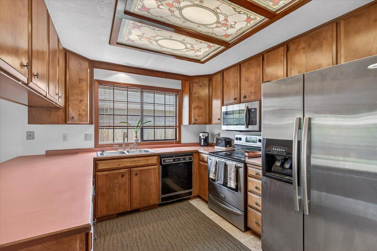 3090 Cheltenham Way Medford, OR 97504 - Photo 11 of 37 12-12
