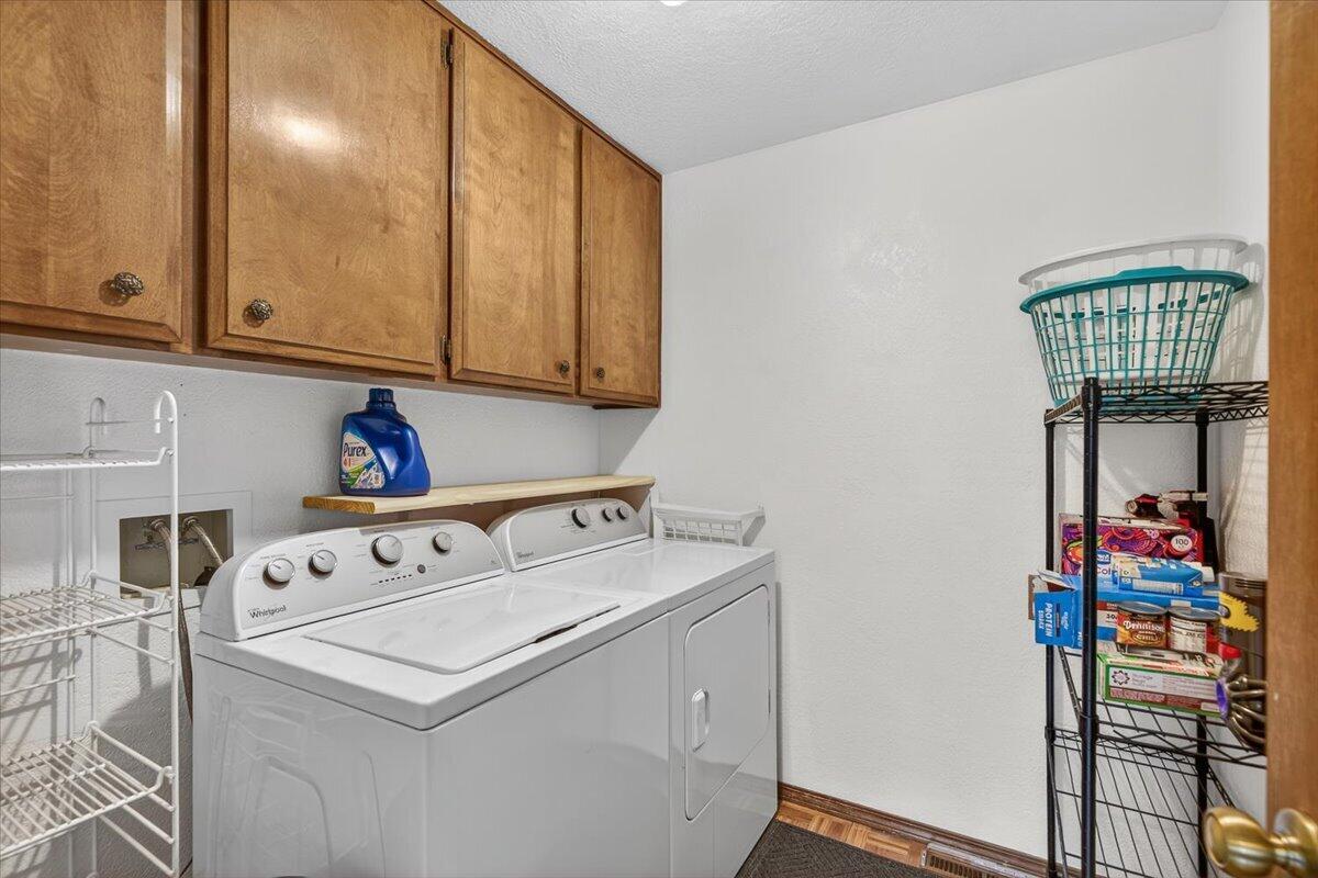 3090 Cheltenham Way Medford, OR 97504 - Photo 23 of 37 24-24