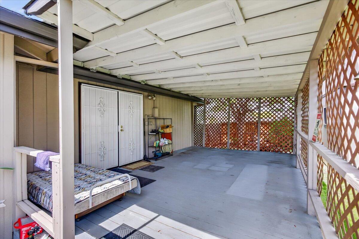 3090 Cheltenham Way Medford, OR 97504 - Photo 24 of 37 Covered Patio off Primary Bedroom