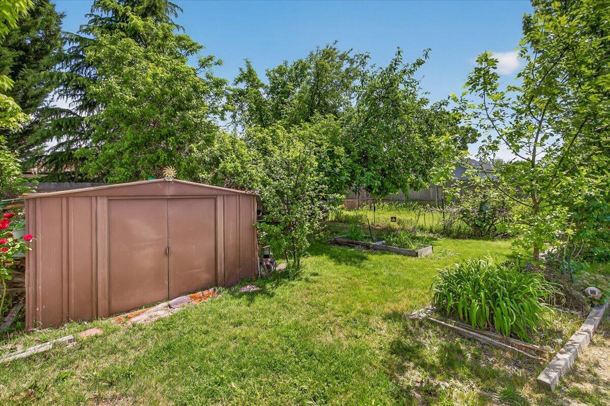 3090 Cheltenham Way Medford, OR 97504 - Photo 30 of 37 2nd Shed