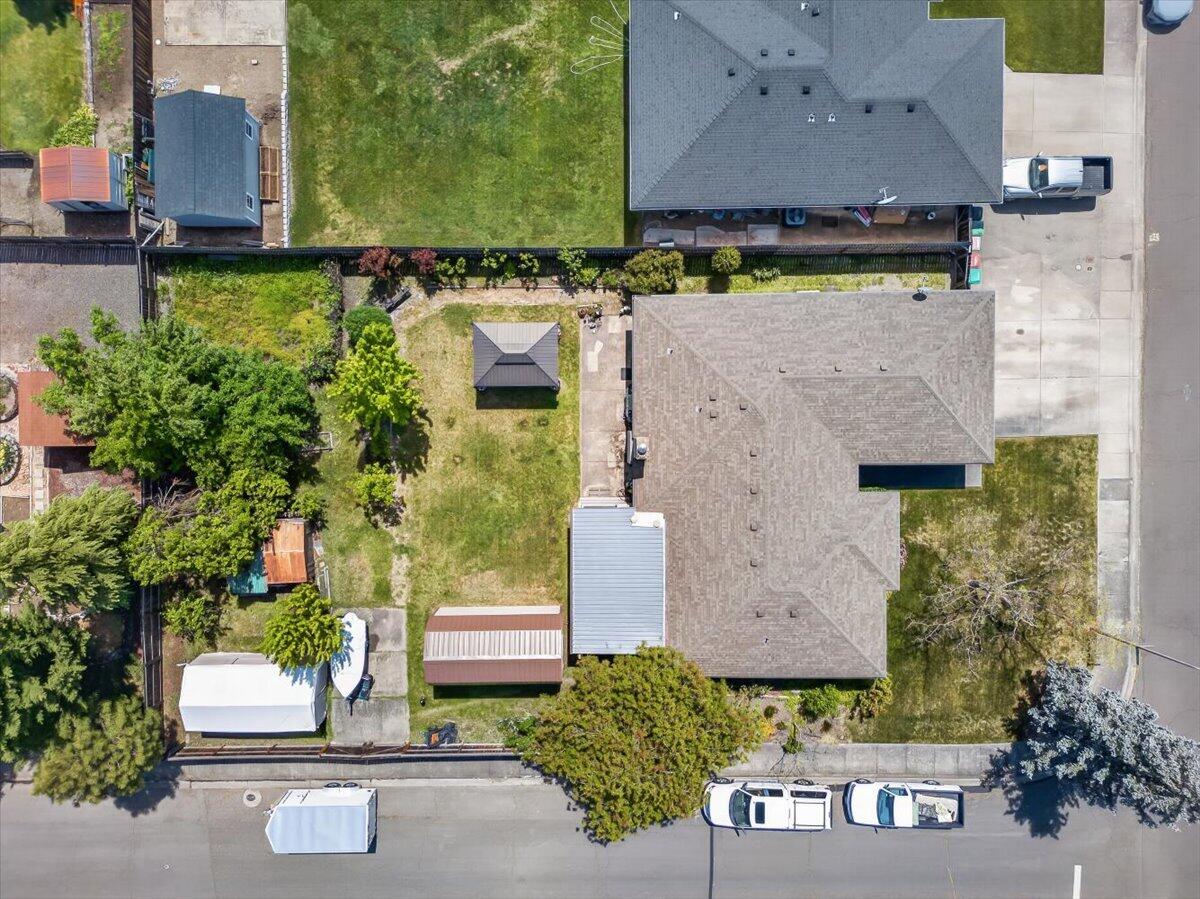 3090 Cheltenham Way Medford, OR 97504 - Photo 33 of 37 35-35
