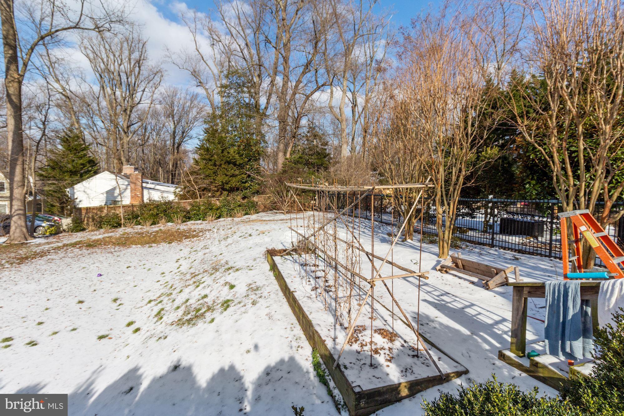 613 Old County Road Severna Park, MD 21146 - Photo 30 of 40 Large backyard