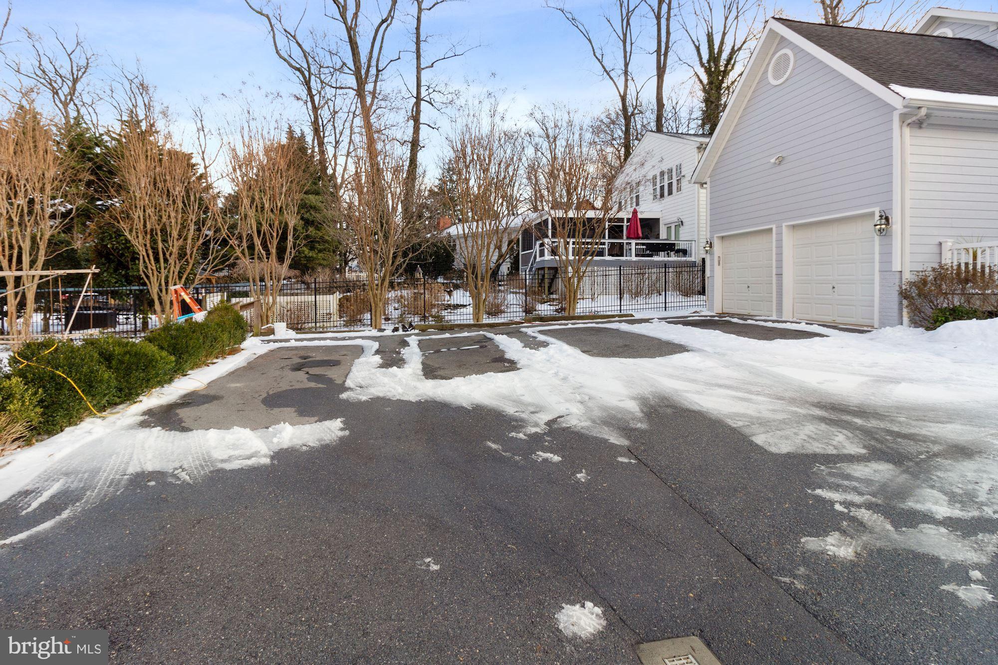 613 Old County Road Severna Park, MD 21146 - Photo 32 of 40 Driveway