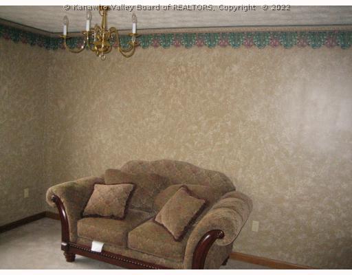 19 Long Street Winfield, WV 25213 - Photo 6 of 6 Living Room.