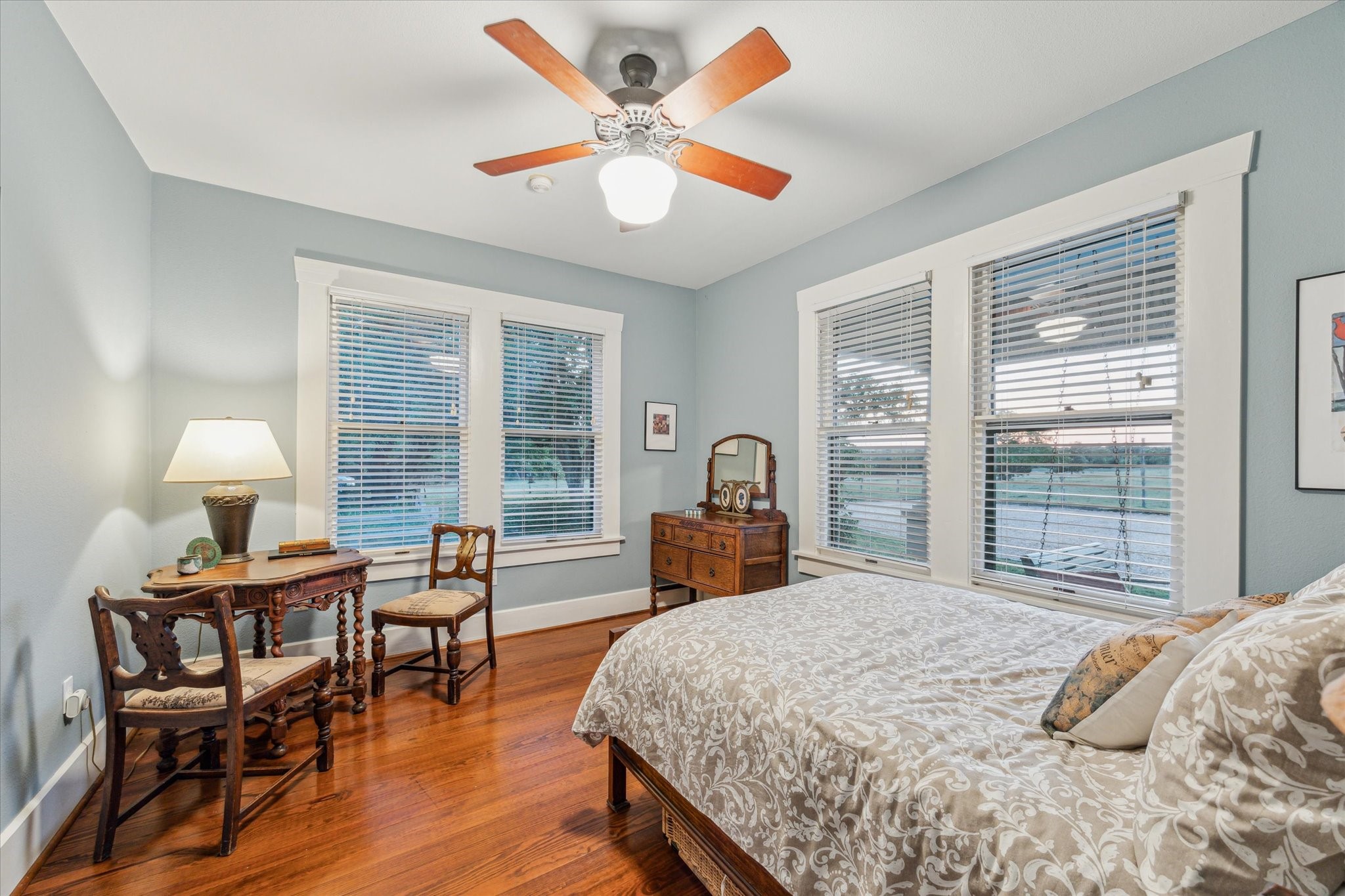 2915 Schulle Road Round Top, TX 78954 - Photo 16 of 50 Guest Bedroom (13.5 x 12 SQ FT)
