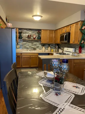 $299,990 | 27W300 Melrose Lane, Winfield, IL 60190