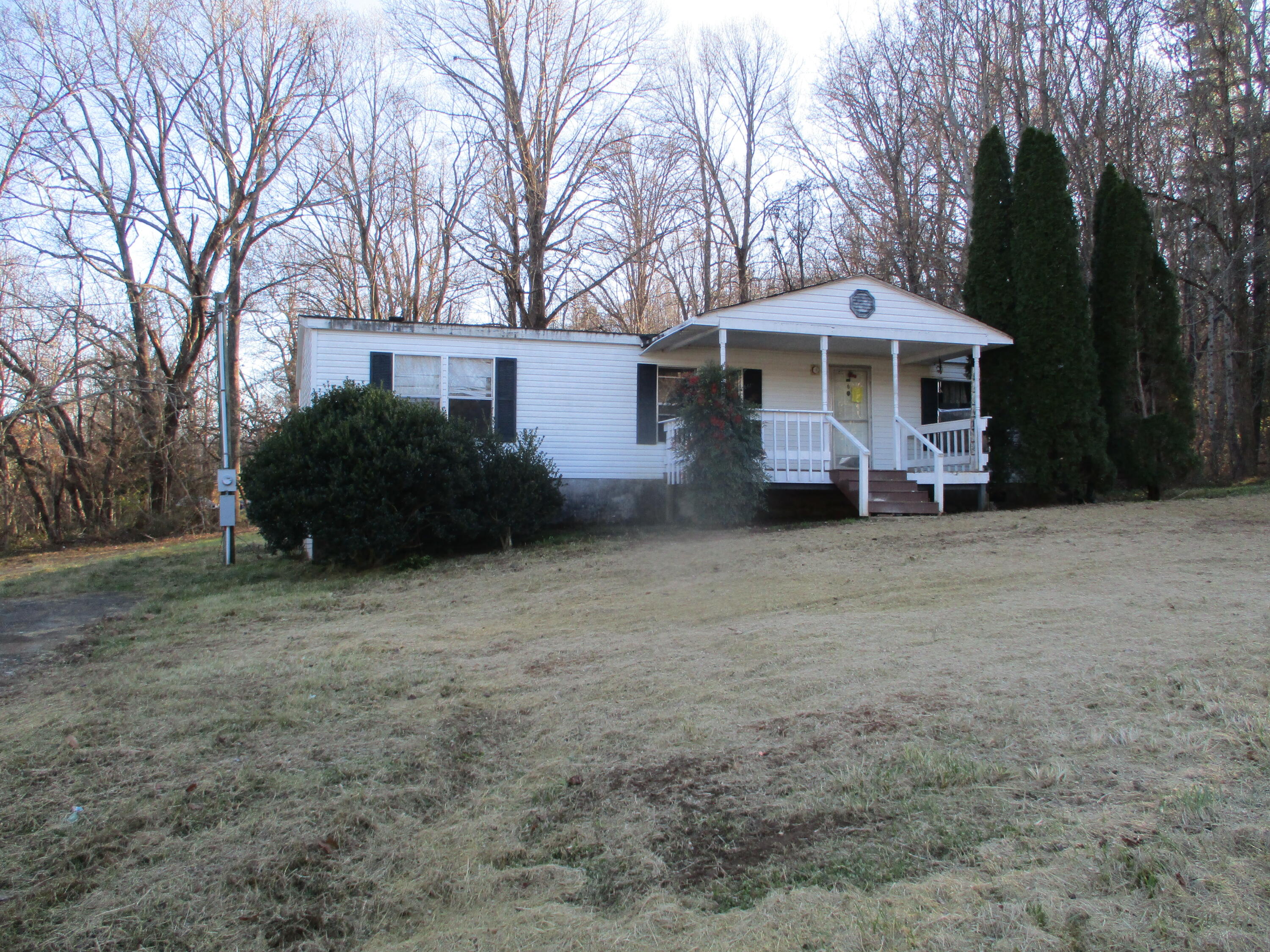 121 Big Springs Road Elizabethton, TN 37643 - Photo 4 of 16 04 IMG_5193
