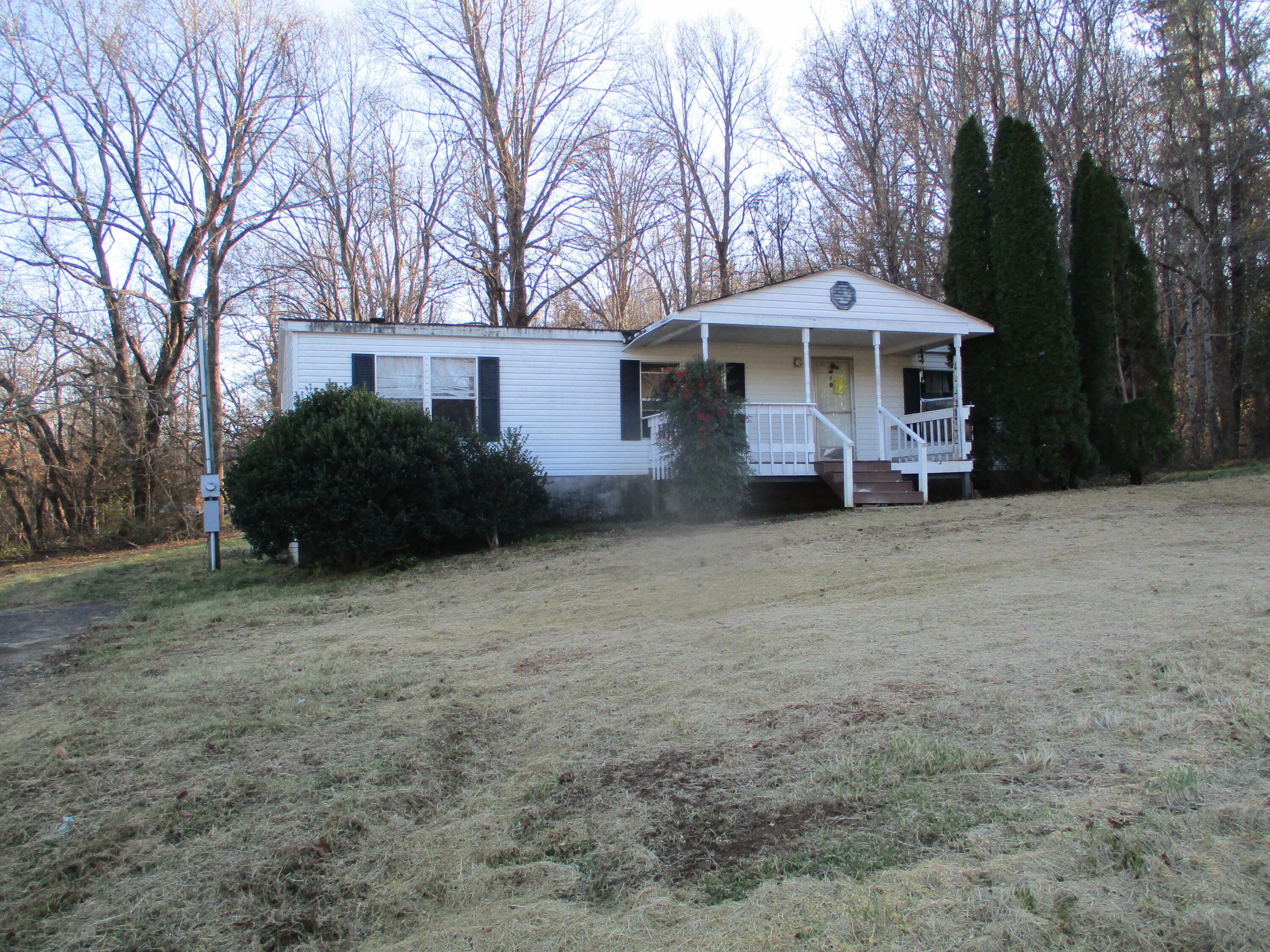 121 Big Springs Road Elizabethton, TN 37643 - Photo 5 of 16 05 IMG_5194