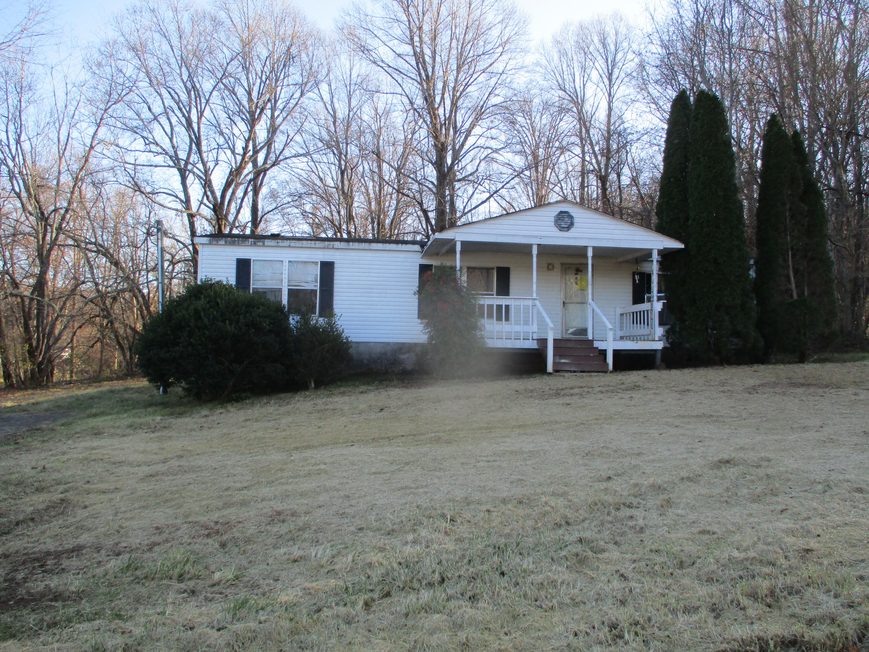 121 Big Springs Road Elizabethton, TN 37643 - Photo 6 of 16 06 IMG_5195