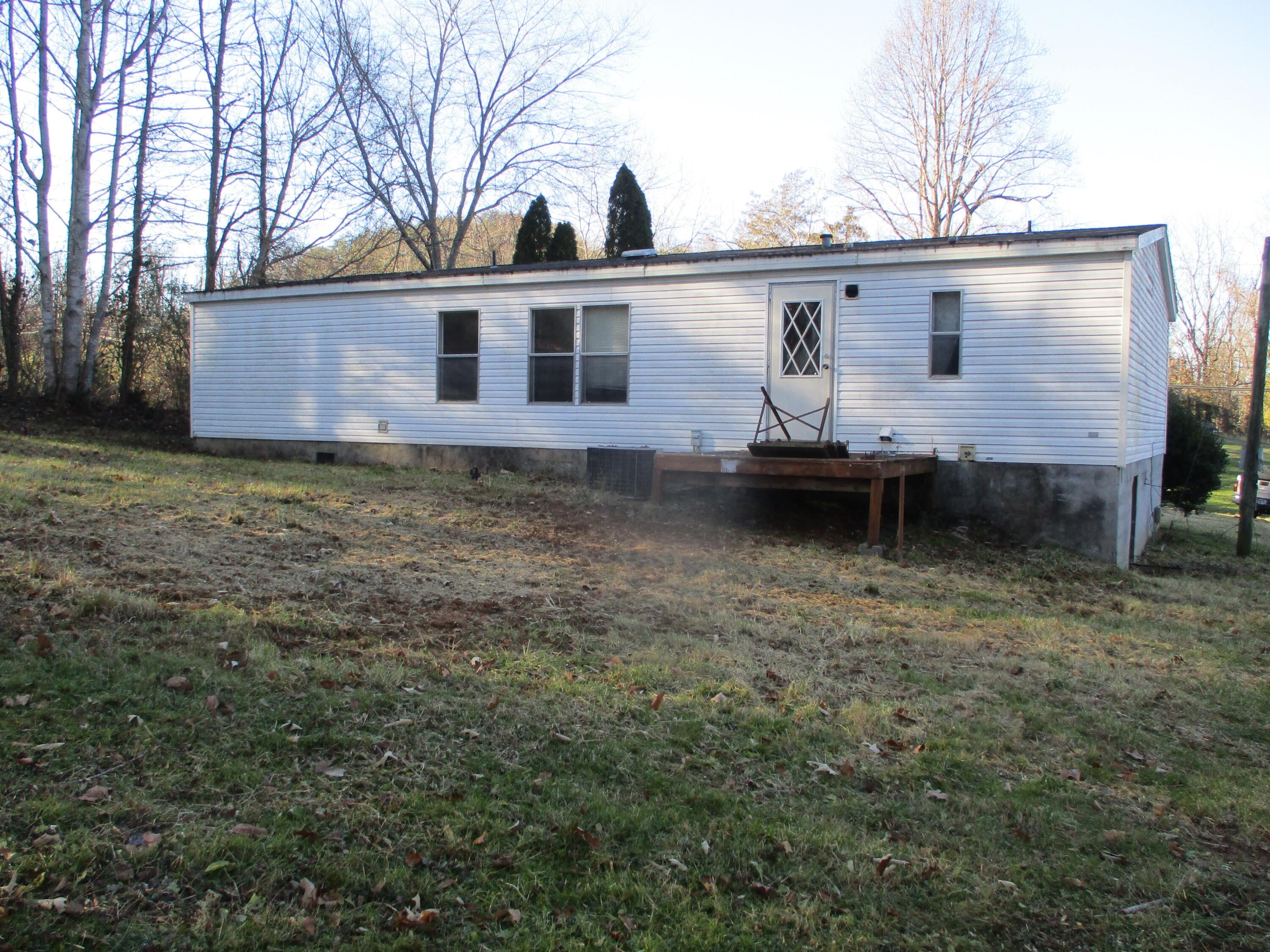 121 Big Springs Road Elizabethton, TN 37643 - Photo 7 of 16 07 IMG_5211