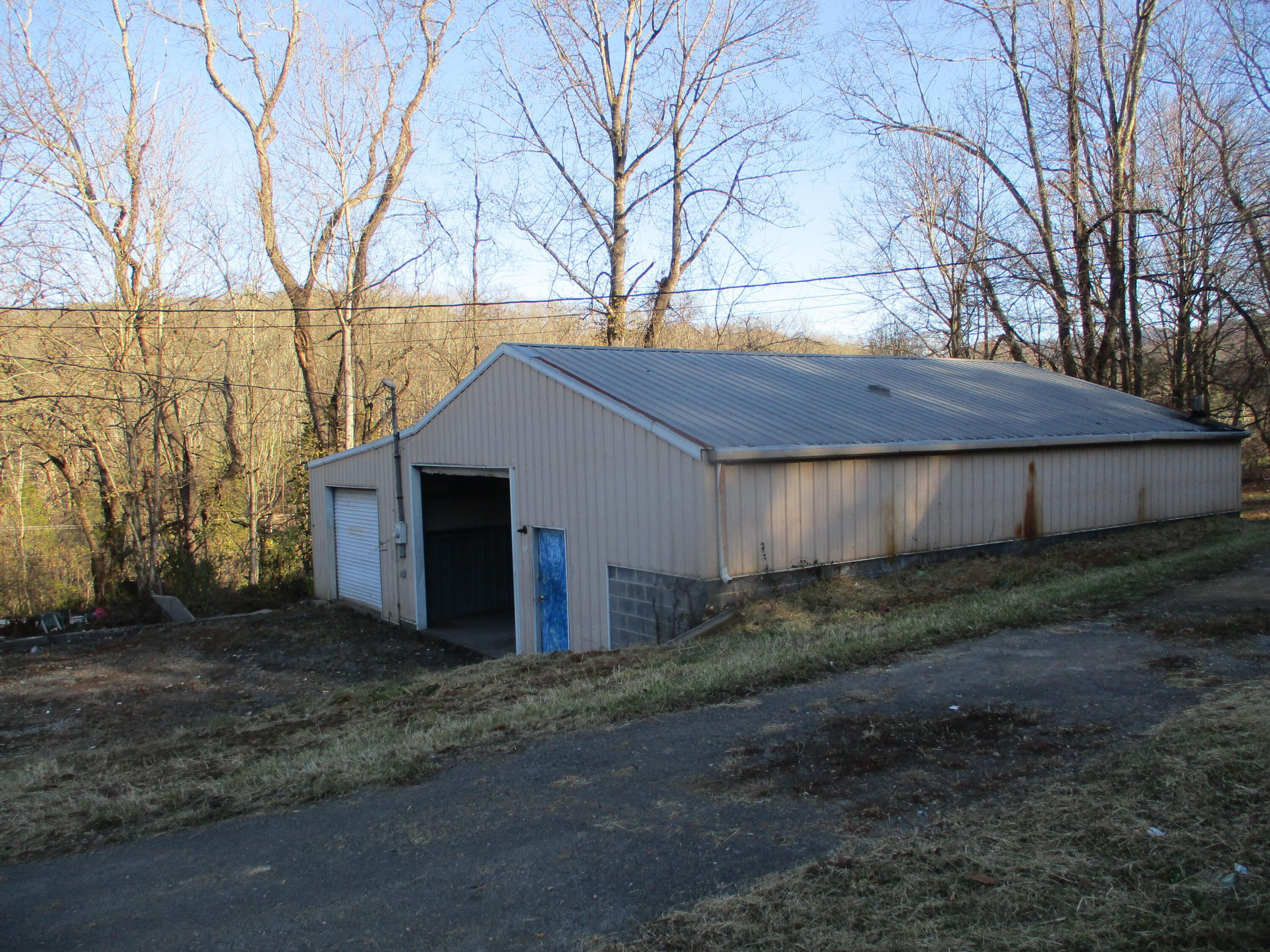 121 Big Springs Road Elizabethton, TN 37643 - Photo 8 of 16 08 IMG_5196