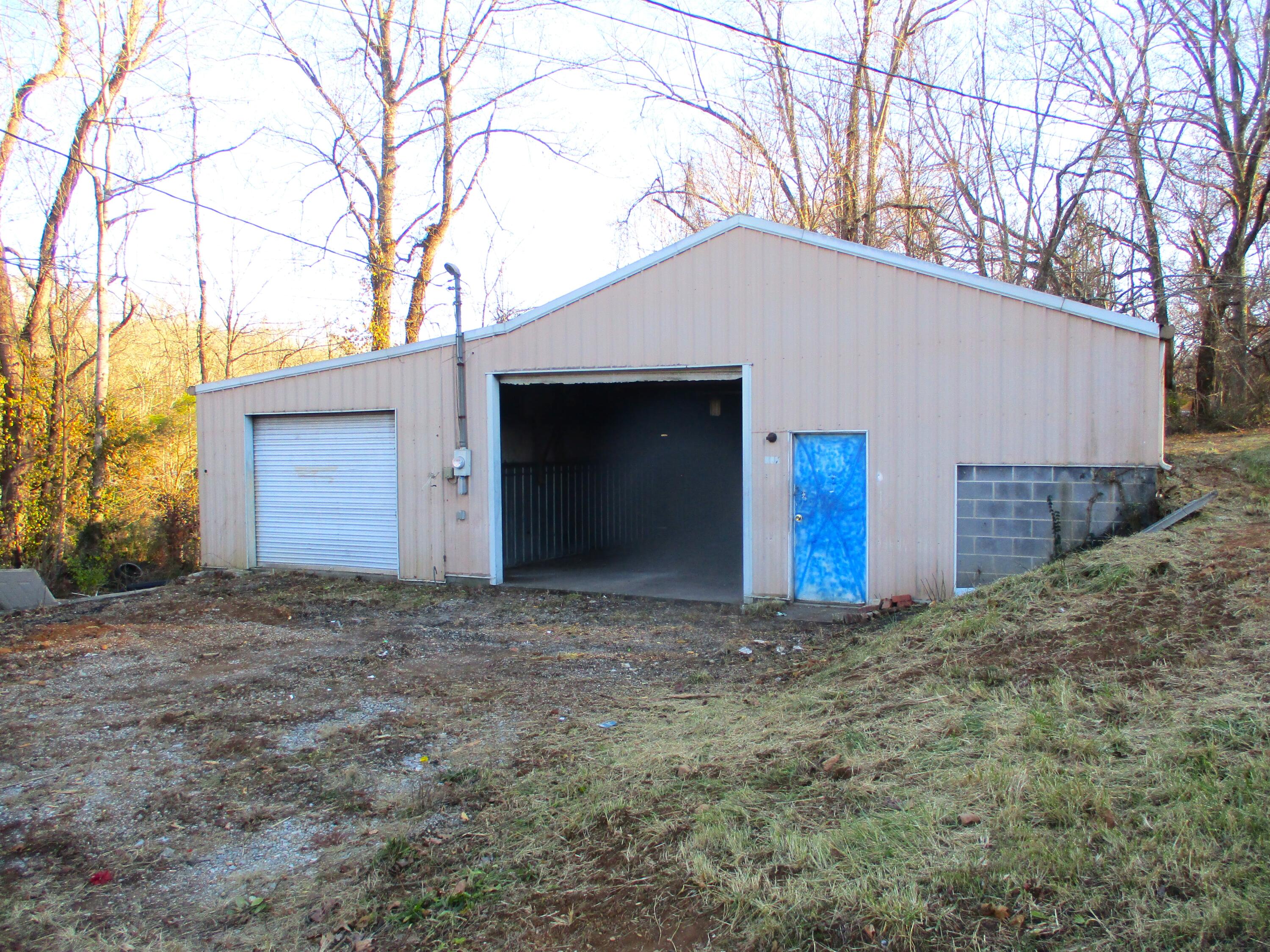 121 Big Springs Road Elizabethton, TN 37643 - Photo 9 of 16 09 IMG_5207