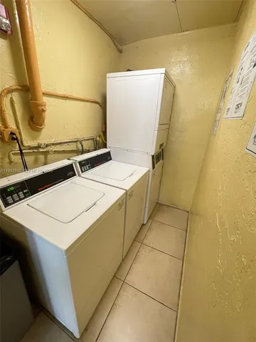 $1,575 | 18111 Northwest 68th Avenue, Unit H206, Hialeah, FL 33015