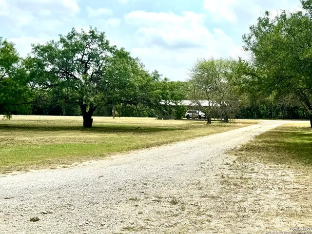 $325,000 | 1189 Cr 350 Concan Tx 78838, Concan, TX 78838