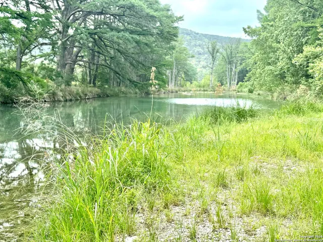 $325,000 | 1189 Cr 350 Concan Tx 78838, Concan, TX 78838