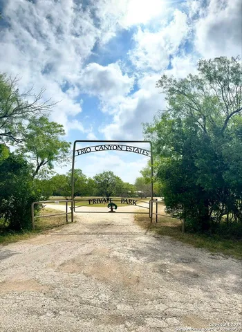 $325,000 | 1189 Cr 350 Concan Tx 78838, Concan, TX 78838