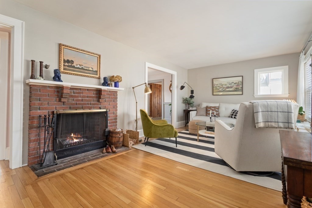 13 Lawrence Road Reading, MA 01867 - Photo 5 of 38 Gallery Image 5