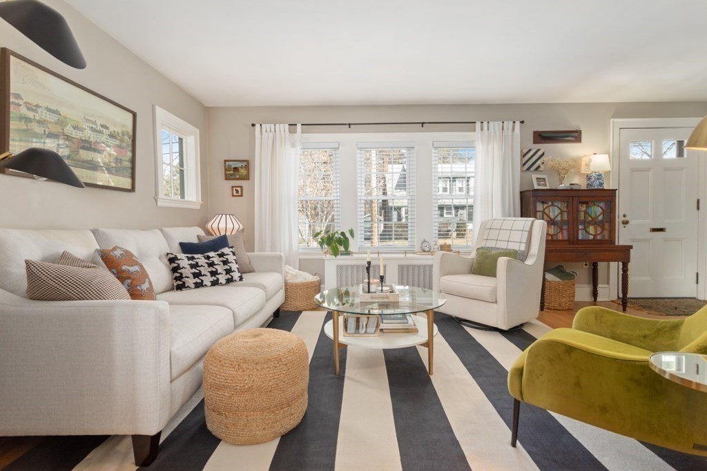 13 Lawrence Road Reading, MA 01867 - Photo 7 of 38 Gallery Image 7