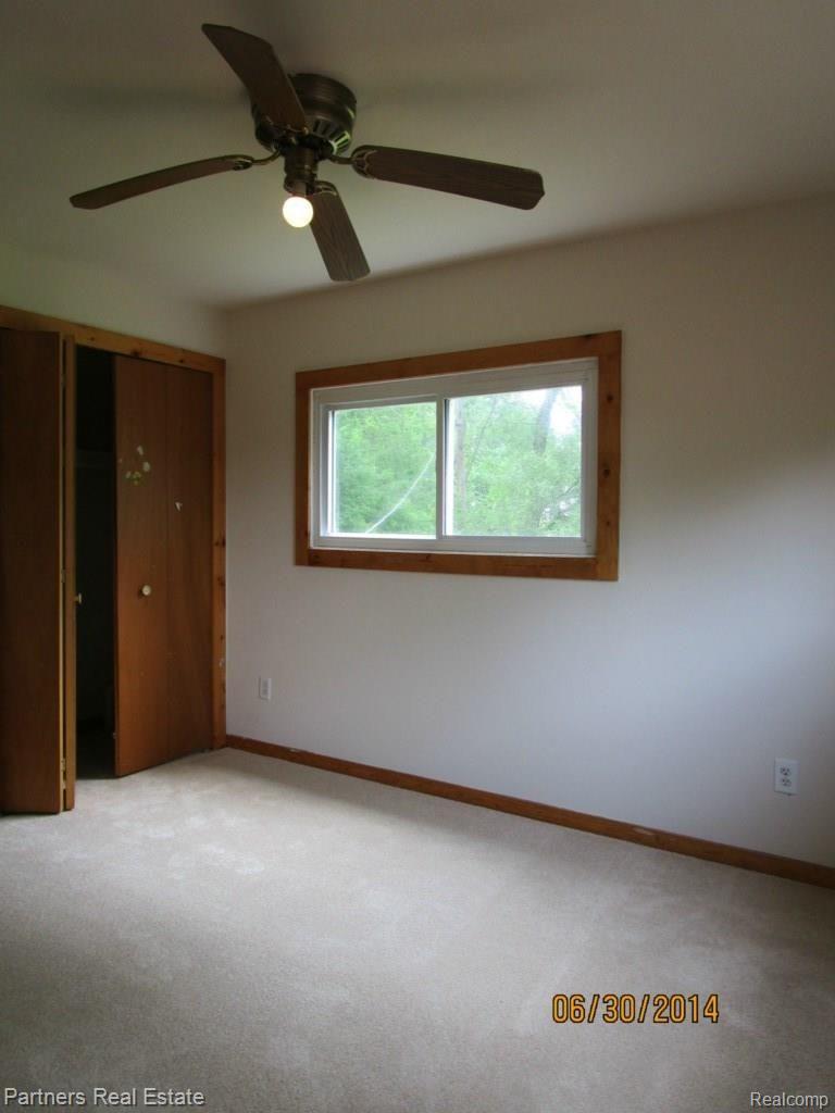 2394 Golf Club Road Howell, MI 48843 - Photo 10 of 15 IMG_1025.jpg