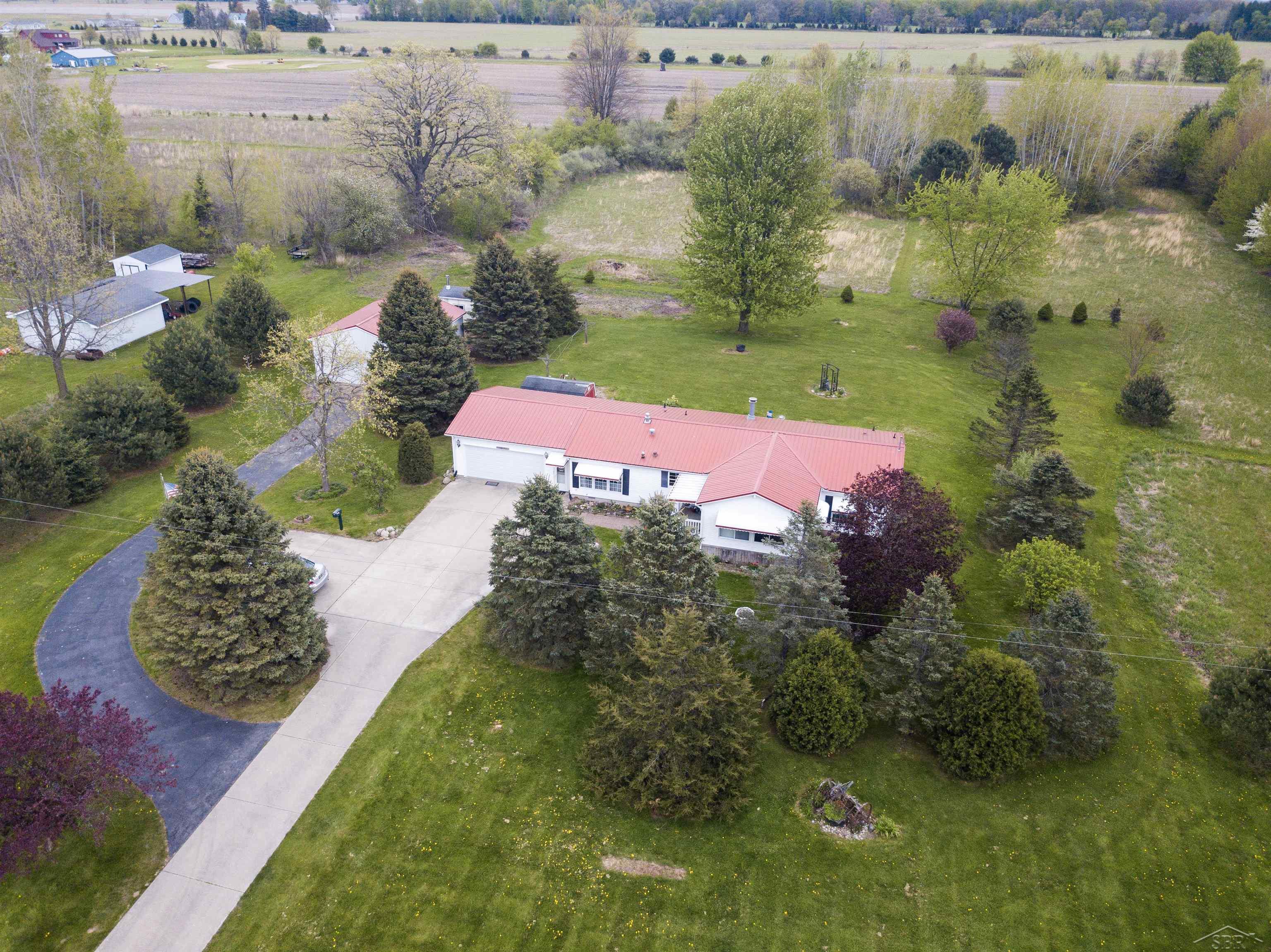 13301 Elms Road Birch Run, MI 48415 - Photo 4 of 39