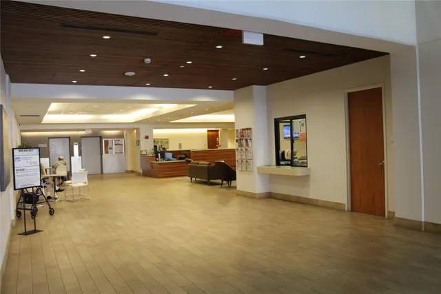 $1,260 | 255 South Hill Street, Los Angeles, CA 90012