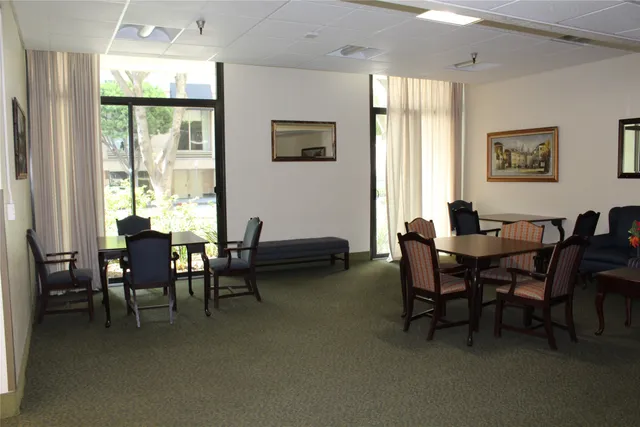 $1,260 | 255 South Hill Street, Los Angeles, CA 90012