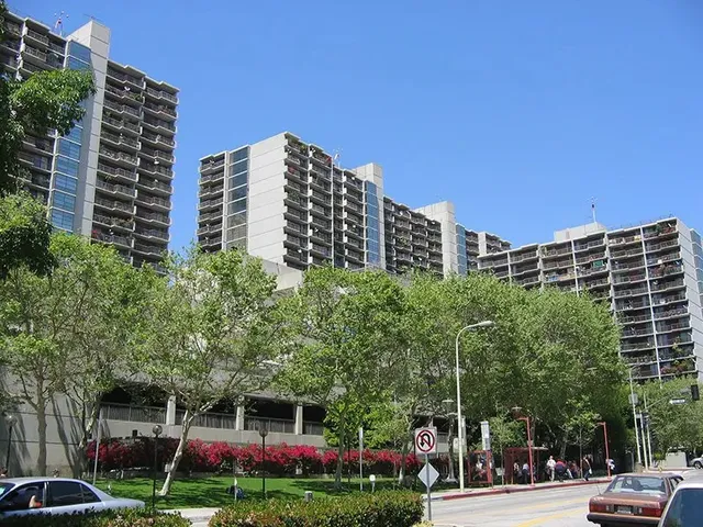 a picture of city view