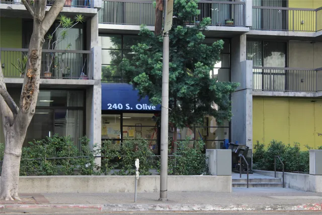$1,260 | 255 South Hill Street, Los Angeles, CA 90012