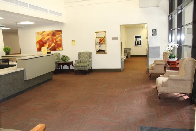 $1,260 | 255 South Hill Street, Los Angeles, CA 90012