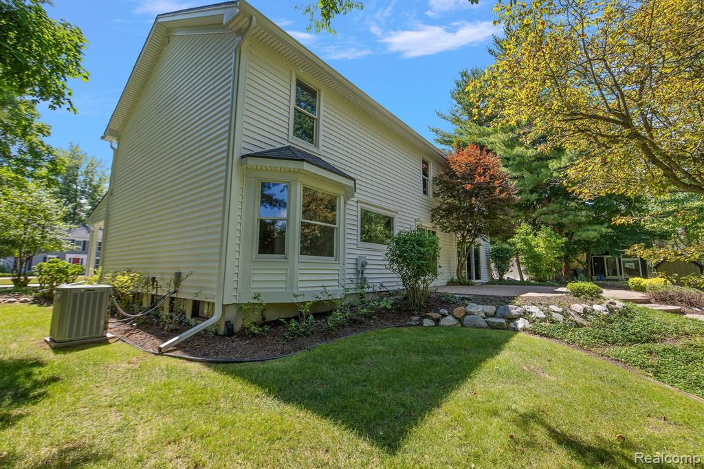 1300 East Fairview Lane Rochester Hills, MI 48306 - Photo 11 of 64
