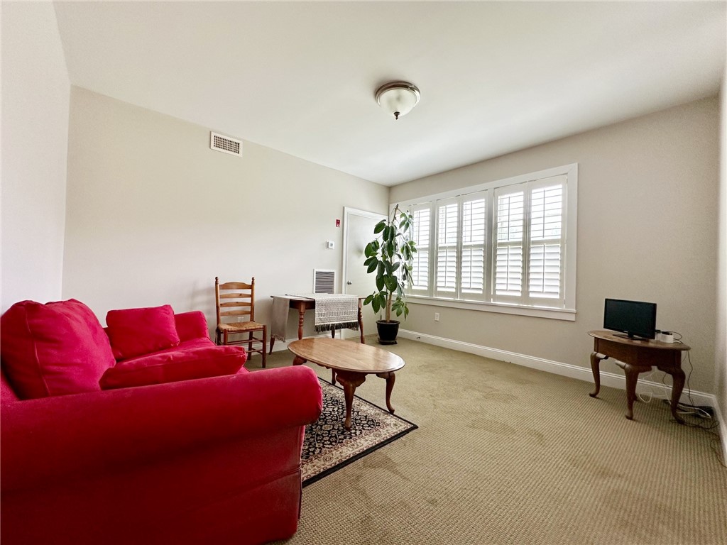 190 Clarke Road, Unit 102 Narragansett, RI 02882 - Photo 4 of 15