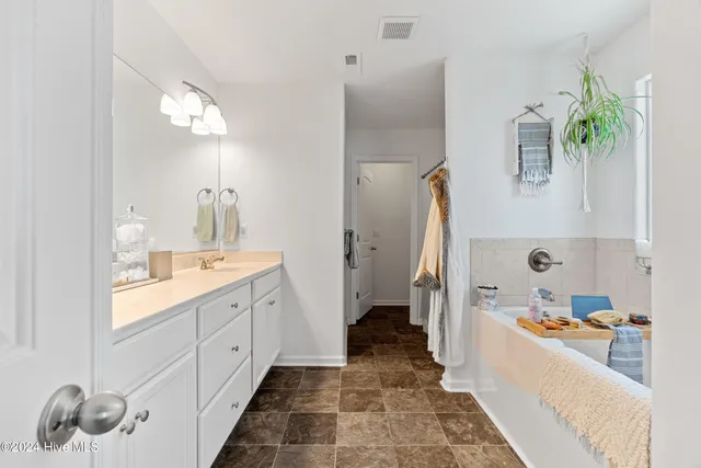 $3,400 | 104 South Heritage Tree Manor, Moyock, NC 27958