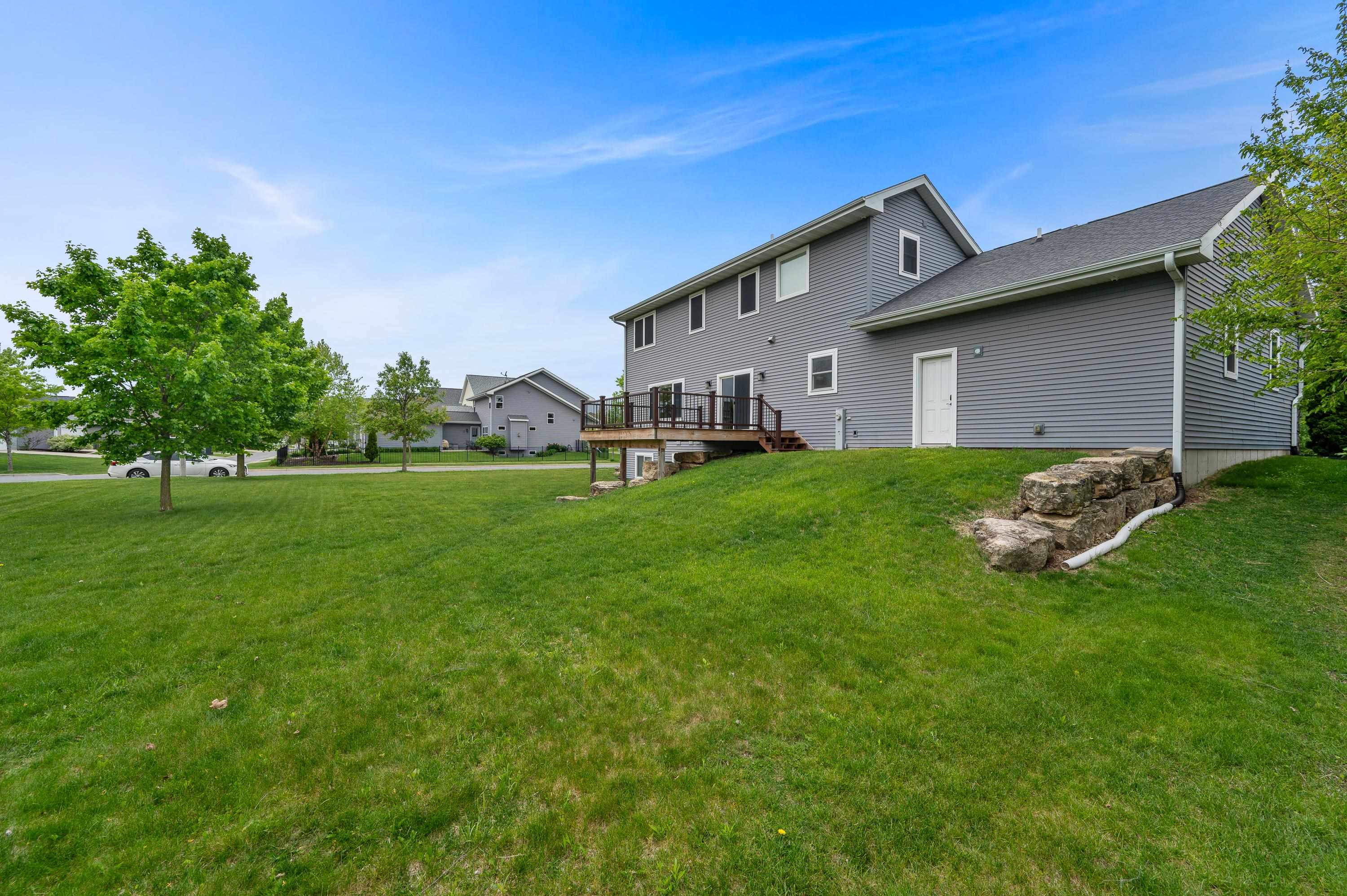 9333 Spirit Street Middleton, WI 53562 - Photo 5 of 57