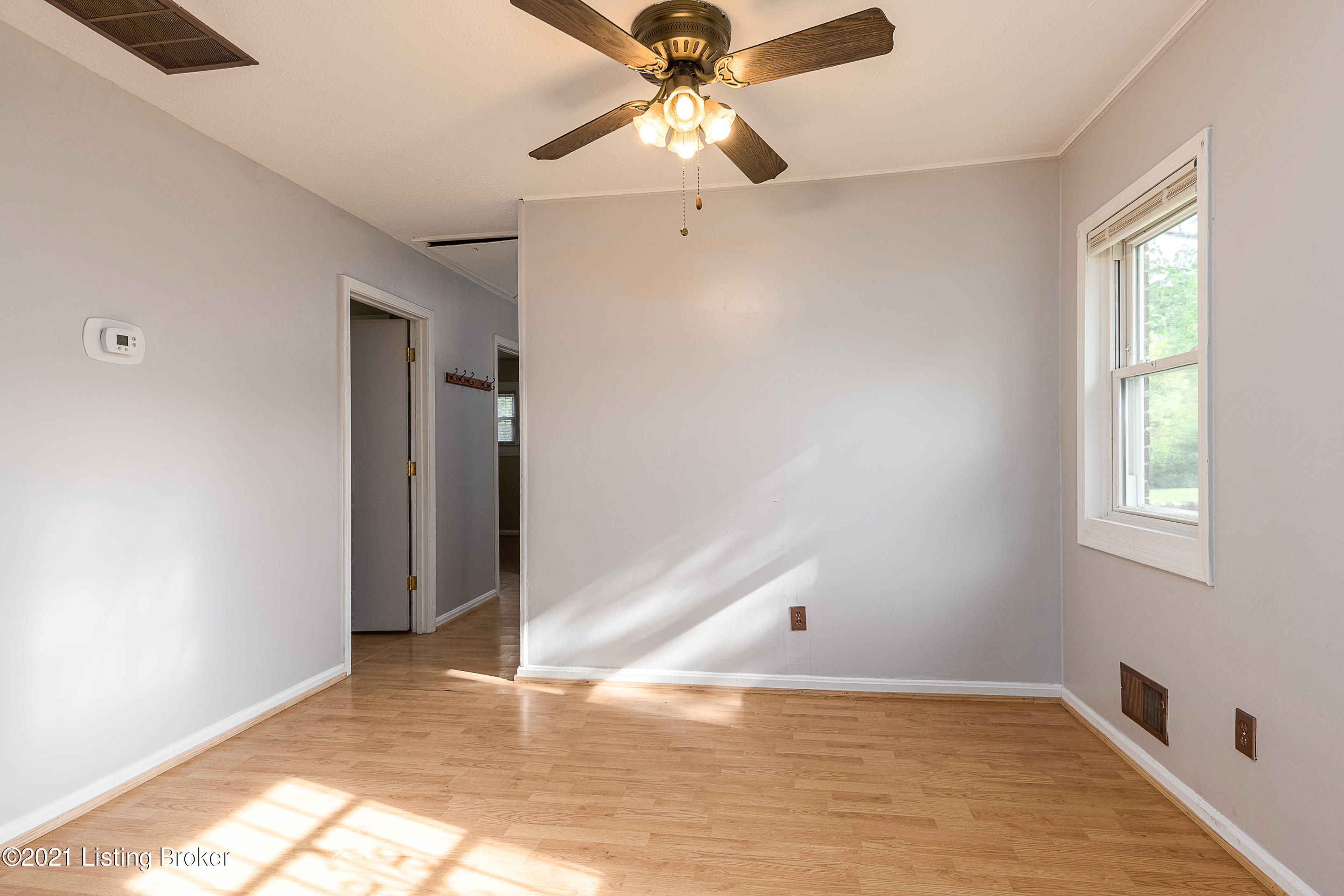 3764 East Blue Lick Road Louisville, KY 40229 - Photo 9 of 26 DHI-9