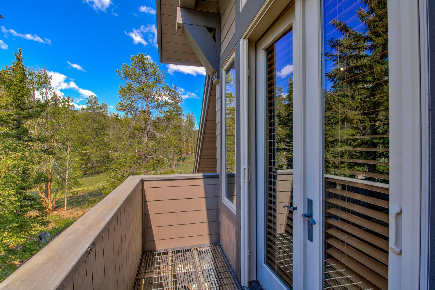 862 Penstemon Road Keystone, CO 80435 - Photo 25 of 49 South facing balcony off of primary suite