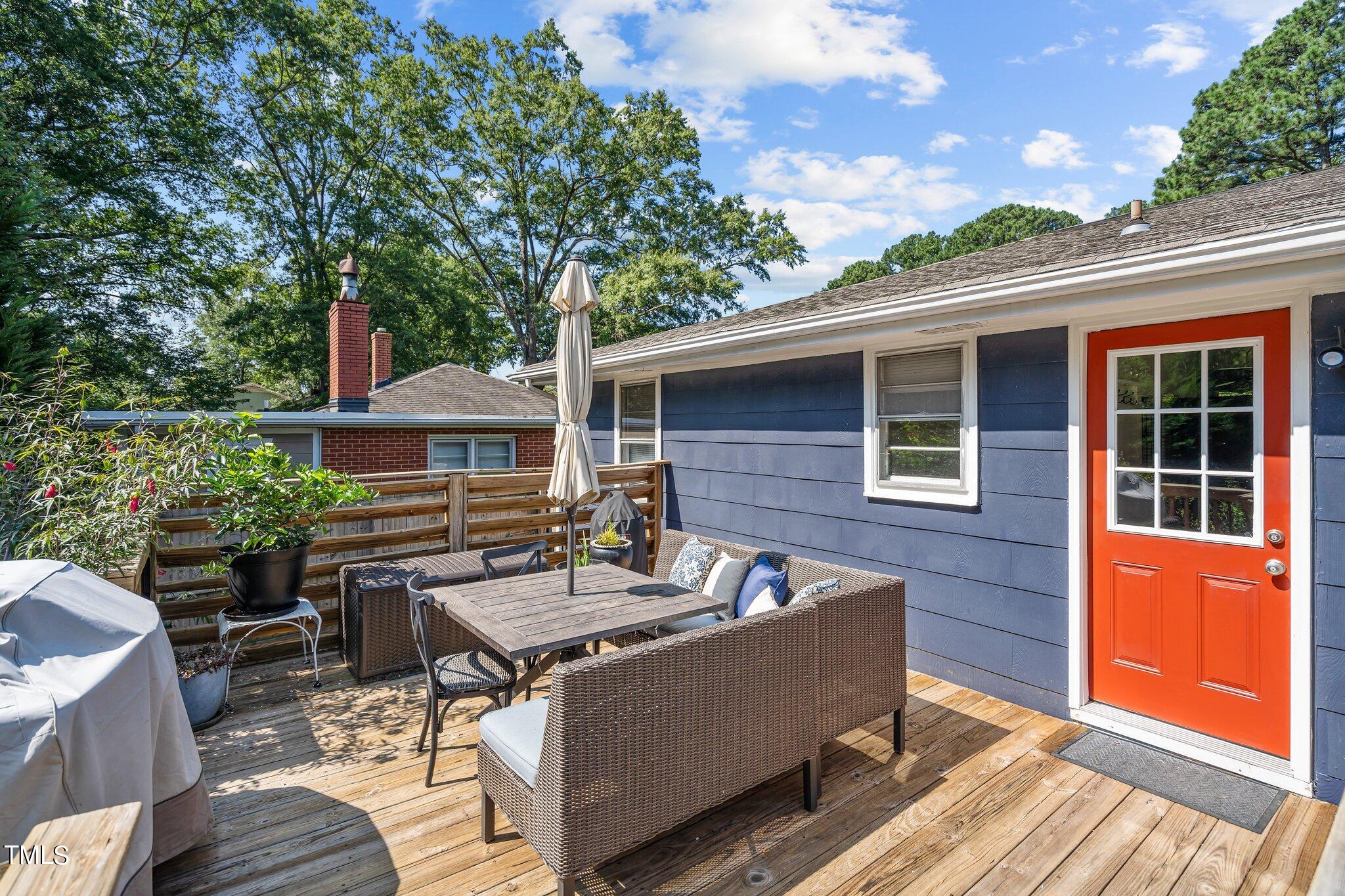 321 Jones Franklin Road Raleigh, NC 27606 - Photo 4 of 40 8-web-or-mls-_NFP4651