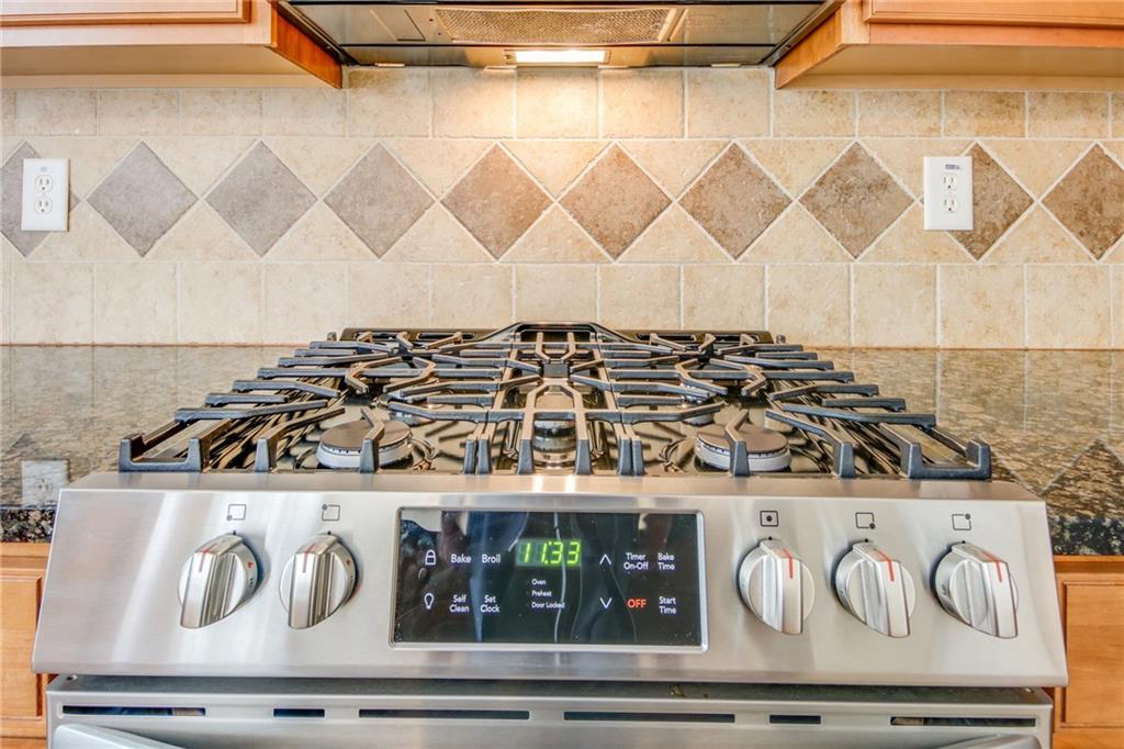 2776 Loftview Square Atlanta, GA 30339 - Photo 12 of 34
