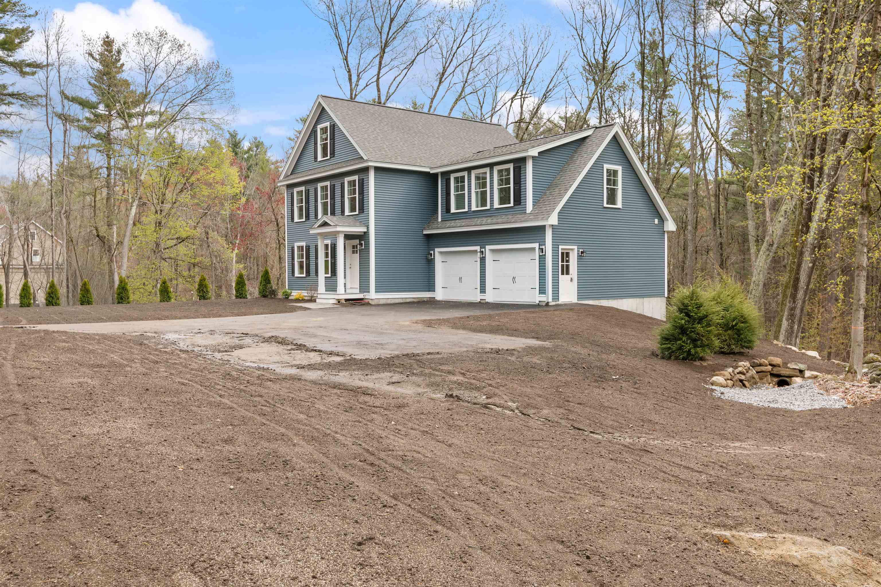 1152 Bridge Street Pelham, NH 03076 - Photo 3 of 44