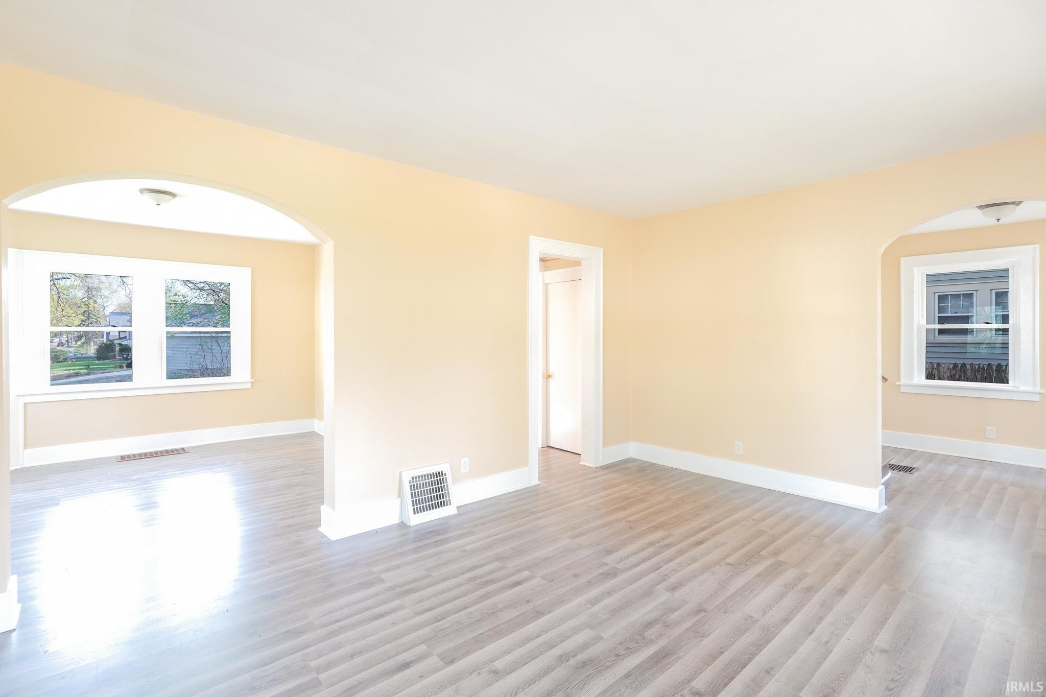 832 Hamilton Avenue Fort Wayne, IN 46806 - Photo 2 of 24