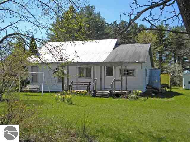 672 West Ryant Road Maple City, MI 49664 - Photo 2 of 15 1715668-1.JPG