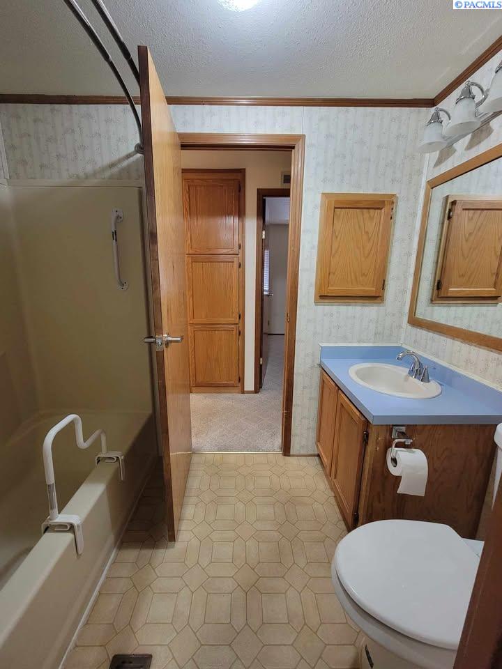 1100 South Euclid Road, Unit 40 Grandview, WA 98930 - Photo 12 of 22 Gallery Image 12