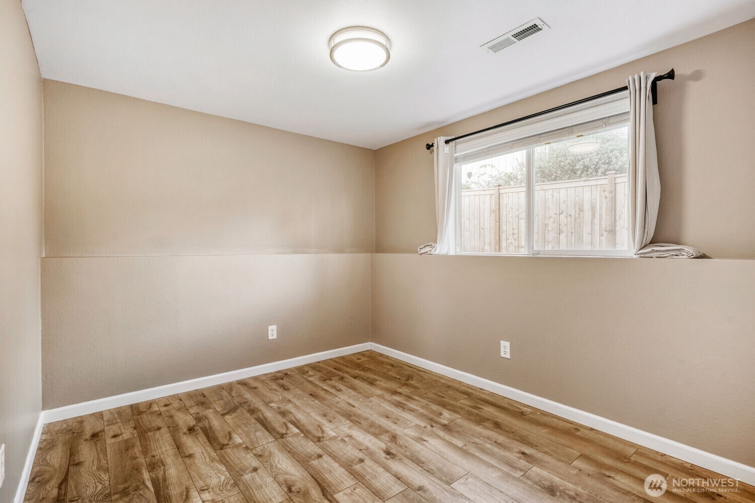3618 South 243rd Street Kent, WA 98032 - Photo 19 of 37