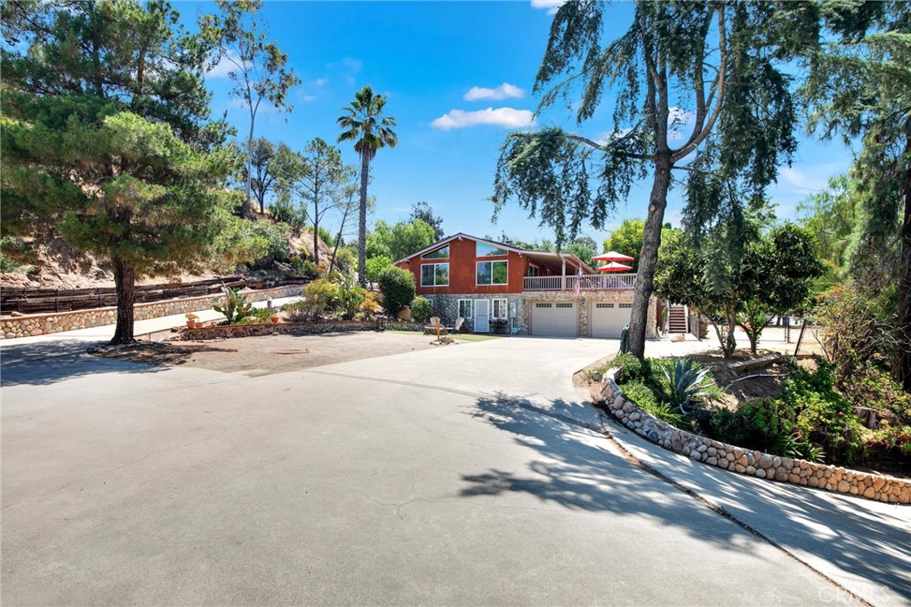 1026 Arnold Way Alpine, CA 91901 - Photo 8 of 69