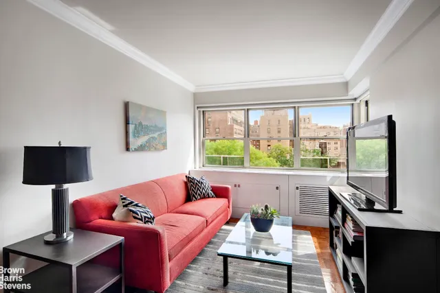 $635,000 | 35 Park Avenue, Unit 8H | Murray Hill
