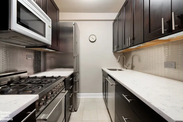 $635,000 | 35 Park Avenue, Unit 8H | Murray Hill