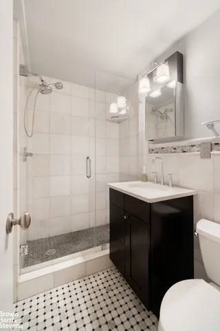 $635,000 | 35 Park Avenue, Unit 8H | Murray Hill