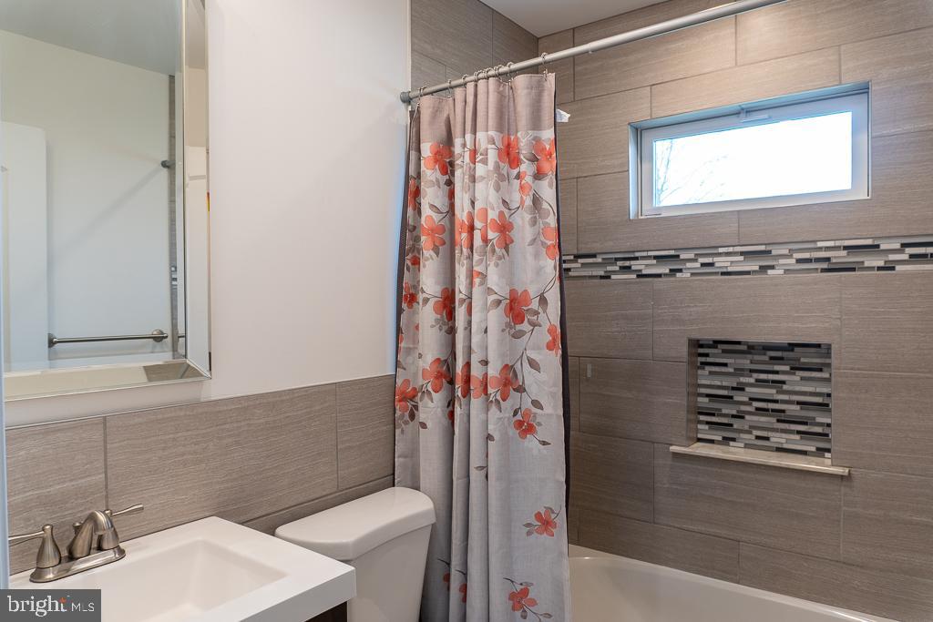 34 Vista Road Levittown, PA 19057 - Photo 22 of 44 Gallery Image 22