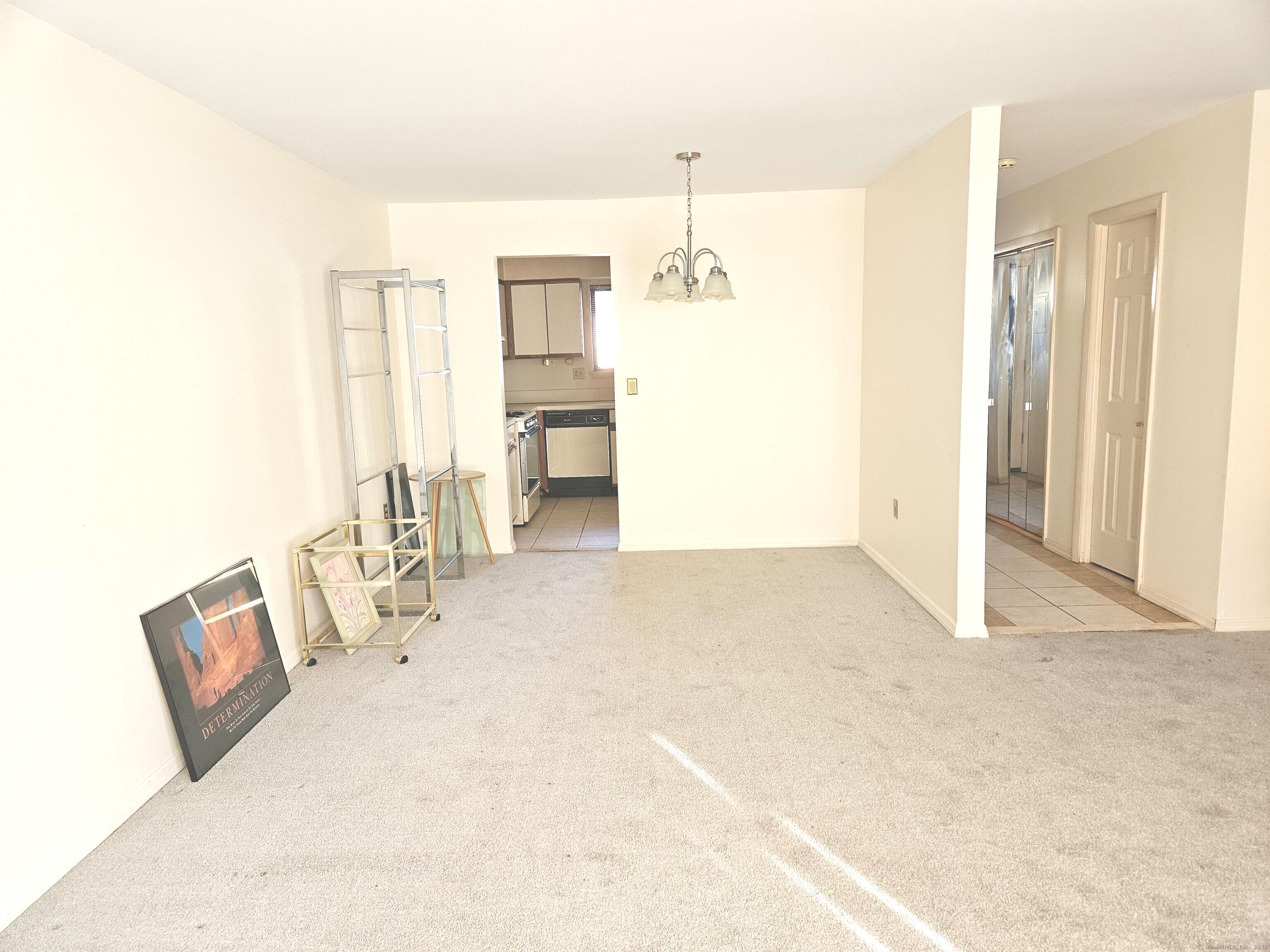 38 Sutton Place, Unit 38 Bloomfield, CT 06002 - Photo 4 of 17