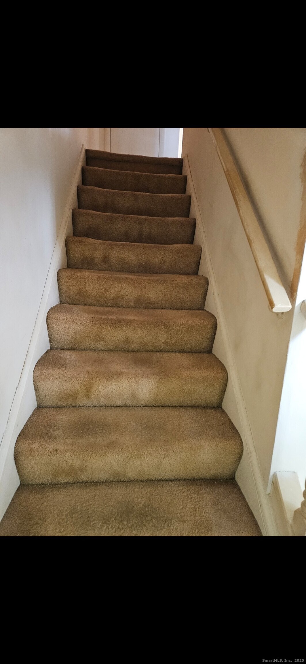 38 Sutton Place, Unit 38 Bloomfield, CT 06002 - Photo 9 of 17 a view of entryway